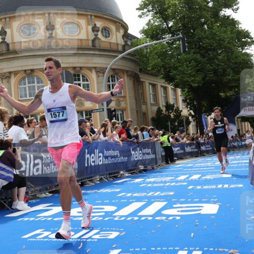 29.06.2025 - hella hamburg halbmarathon Strokosch-Dieckow http://msf.ph/oto/8217712 29.06.2025 10:26:39 Ziel 1065, 1577, 9565, 10848, 19076 meine-sportfotos.de
