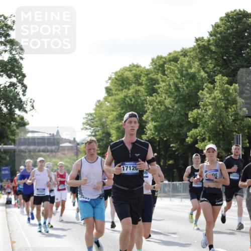 29.06.2025 - hella hamburg halbmarathon Jannik Wohlers http://msf.ph/oto/8217715 29.06.2025 09:50:11 Lombardsbrücke 1209, 1358, 1688, 1697, 1700, 1882, 2675, 2719, 2826, 3626, 4205, 4229, 4380, 4398, 5472, 5508, 5745, 6458, 6529, 6649, 7026, 8450, 8958, 9017, 9116, 9365, 10064, 10218, 10783, 10922, 11281, 11305, 11379, 11491, 11619, 13446, 13876, 14012, 14092, 14272, 14783, 14798, 15257, 15493, 15888, 15921, 16249, 16301, 16697, 16820, 16992, 17120, 17251, 17486, 17516, 17632, 18449, 18491, 18723, 18803, 19020, 19046, 19116 meine-sportfotos.de