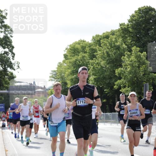 29.06.2025 - hella hamburg halbmarathon Jannik Wohlers http://msf.ph/oto/8217731 29.06.2025 09:50:12 Lombardsbrücke 1209, 1358, 1688, 1697, 1700, 1882, 2675, 2719, 2826, 3626, 4205, 4229, 4380, 5472, 5508, 5745, 6080, 6458, 6529, 6649, 7026, 8958, 9116, 9365, 10064, 10218, 10783, 10922, 11281, 11305, 11379, 11491, 11619, 13446, 13876, 14012, 14092, 14272, 14783, 14798, 15493, 15623, 15888, 15921, 16249, 16301, 16697, 16820, 16992, 17120, 17251, 17486, 17516, 17632, 17726, 18449, 18491, 18723, 18803, 19020, 19046, 19116 meine-sportfotos.de