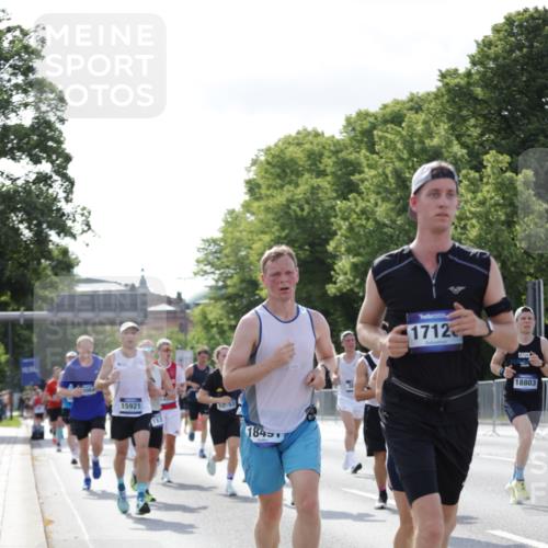 29.06.2025 - hella hamburg halbmarathon Jannik Wohlers http://msf.ph/oto/8217788 29.06.2025 09:50:12 Lombardsbrücke 1209, 1358, 1688, 1697, 1700, 1882, 2675, 2719, 2826, 3626, 4205, 4229, 4380, 5472, 5508, 5745, 6080, 6458, 6529, 6649, 7026, 8958, 9116, 9365, 10064, 10218, 10783, 10922, 11281, 11305, 11379, 11491, 11619, 13446, 13876, 14012, 14092, 14272, 14783, 14798, 15493, 15623, 15888, 15921, 16249, 16301, 16697, 16820, 16992, 17120, 17251, 17486, 17516, 17632, 17726, 18449, 18491, 18723, 18803, 19020, 19046, 19116 meine-sportfotos.de