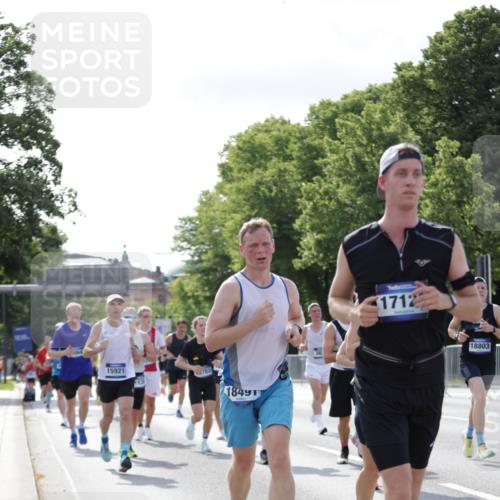 29.06.2025 - hella hamburg halbmarathon Jannik Wohlers http://msf.ph/oto/8217799 29.06.2025 09:50:12 Lombardsbrücke 1209, 1358, 1688, 1697, 1700, 1882, 2675, 2719, 2826, 3626, 4205, 4229, 4380, 5472, 5508, 5745, 6080, 6458, 6529, 6649, 7026, 8958, 9116, 9365, 10064, 10218, 10783, 10922, 11281, 11305, 11379, 11491, 11619, 13446, 13876, 14012, 14092, 14272, 14783, 14798, 15493, 15623, 15888, 15921, 16249, 16301, 16697, 16820, 16992, 17120, 17251, 17486, 17516, 17632, 17726, 18449, 18491, 18723, 18803, 19020, 19046, 19116 meine-sportfotos.de