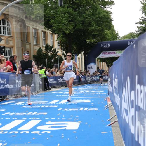 29.06.2025 - hella hamburg halbmarathon Strokosch-Dieckow http://msf.ph/oto/8217830 29.06.2025 10:26:43 Ziel 1065, 5344, 9565, 10848, 19076 meine-sportfotos.de