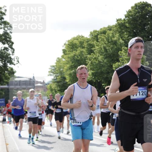 29.06.2025 - hella hamburg halbmarathon Jannik Wohlers http://msf.ph/oto/8217864 29.06.2025 09:50:13 Lombardsbrücke 1209, 1358, 1688, 1697, 1700, 1882, 2675, 2719, 3626, 4205, 4229, 4380, 5472, 5508, 5745, 6080, 6458, 6529, 6649, 7026, 8958, 9116, 10064, 10218, 10783, 10922, 11281, 11305, 11379, 11491, 11619, 13446, 13876, 14012, 14092, 14272, 14783, 14798, 15421, 15493, 15623, 15888, 15921, 16249, 16301, 16697, 16820, 16992, 17120, 17251, 17486, 17516, 17623, 17632, 17726, 18449, 18491, 18723, 18803, 19020, 19046, 19116 meine-sportfotos.de