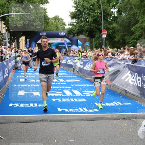 29.06.2025 - hella hamburg halbmarathon Zöllner http://msf.ph/oto/8217889 29.06.2025 10:51:44 Ziel 5008, 6286, 13327, 14012, 14458, 15496, 15831, 15899, 19007, 19020 meine-sportfotos.de