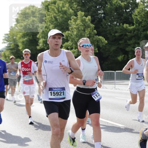 29.06.2025 - hella hamburg halbmarathon Jannik Wohlers http://msf.ph/oto/8217918 29.06.2025 09:50:15 Lombardsbrücke 1209, 1358, 1697, 1700, 1882, 2675, 2719, 3626, 4205, 4229, 4380, 5472, 5508, 5745, 5752, 5916, 6080, 6458, 6529, 6686, 6687, 7026, 8958, 9116, 10064, 10783, 10922, 11281, 11284, 11305, 11379, 11491, 11619, 11731, 13446, 13876, 14012, 14092, 14272, 14555, 14783, 14798, 15297, 15421, 15493, 15623, 15888, 15921, 16249, 16301, 16820, 16992, 17120, 17251, 17486, 17516, 17623, 17632, 17726, 18449, 18491, 18723, 18803, 19020, 19046 meine-sportfotos.de