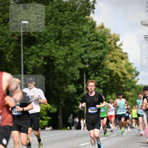 29.06.2025 - hella hamburg halbmarathon Dr. Thomas Lammeyer http://msf.ph/oto/8217921 29.06.2025 09:49:22 Kennedybrücke 1894, 2525, 3843, 4463, 4812, 5042, 5550, 6169, 6495, 6878, 7055, 7186, 7845, 8062, 8784, 9345, 10453, 10484, 11199 meine-sportfotos.de