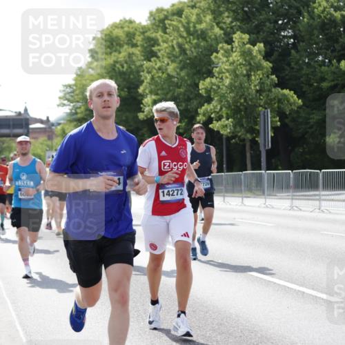 29.06.2025 - hella hamburg halbmarathon Jannik Wohlers http://msf.ph/oto/8217939 29.06.2025 09:50:16 Lombardsbrücke 1209, 1358, 1697, 1700, 1882, 2675, 2719, 3626, 4205, 4229, 4380, 4893, 5472, 5508, 5745, 5752, 5916, 6080, 6458, 6529, 6686, 6687, 7026, 8958, 9116, 10064, 10783, 10922, 11281, 11284, 11305, 11379, 11491, 11731, 13446, 13876, 14012, 14092, 14272, 14555, 14783, 14798, 15297, 15421, 15493, 15623, 15888, 15921, 16249, 16301, 16599, 16820, 16992, 17120, 17251, 17486, 17516, 17623, 17632, 17726, 18449, 18491, 18723, 18803, 19020, 19046 meine-sportfotos.de