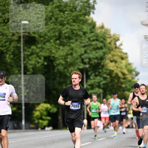 29.06.2025 - hella hamburg halbmarathon Dr. Thomas Lammeyer http://msf.ph/oto/8218002 29.06.2025 09:49:23 Kennedybrücke 1894, 2525, 3809, 3843, 4463, 4812, 5042, 5550, 6169, 6495, 6878, 7055, 7186, 7845, 8062, 8784, 8956, 9345, 10453, 10484, 10929, 11199 meine-sportfotos.de
