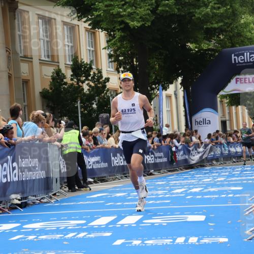 29.06.2025 - hella hamburg halbmarathon Strokosch-Dieckow http://msf.ph/oto/8218036 29.06.2025 10:26:52 Ziel 5344, 9079, 12641, 12992, 13780, 13956, 15023, 19050 meine-sportfotos.de