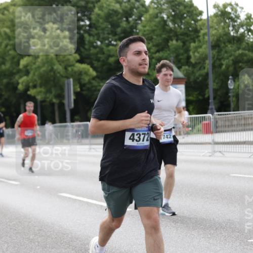 29.06.2025 - hella hamburg halbmarathon Jannik Wohlers http://msf.ph/oto/8218081 29.06.2025 10:27:10 Lombardsbrücke 2080, 3389, 4372, 5285, 6214, 7764, 7978, 8085, 10158, 10412, 10413, 11256, 12500, 14206, 16838, 17427, 17791, 18012, 18097, 18301, 18766 meine-sportfotos.de