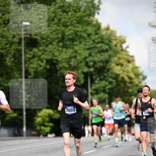 29.06.2025 - hella hamburg halbmarathon Dr. Thomas Lammeyer http://msf.ph/oto/8218118 29.06.2025 09:49:23 Kennedybrücke 1894, 2525, 3809, 3843, 4463, 4812, 5042, 5550, 6169, 6495, 6878, 7055, 7186, 7845, 8062, 8784, 8956, 9345, 10453, 10484, 10929, 11199 meine-sportfotos.de
