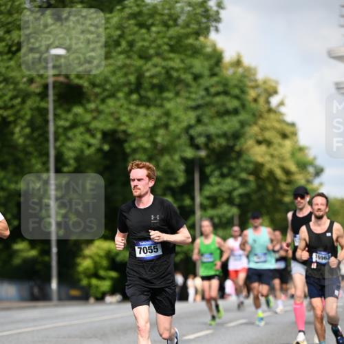 29.06.2025 - hella hamburg halbmarathon Dr. Thomas Lammeyer http://msf.ph/oto/8218172 29.06.2025 09:49:23 Kennedybrücke 1894, 2525, 3809, 3843, 4463, 4812, 5042, 5550, 6169, 6495, 6878, 7055, 7186, 7845, 8062, 8784, 8956, 9345, 10453, 10484, 10929, 11199 meine-sportfotos.de