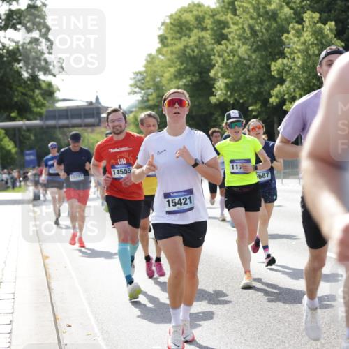 29.06.2025 - hella hamburg halbmarathon Jannik Wohlers http://msf.ph/oto/8218186 29.06.2025 09:50:20 Lombardsbrücke 1209, 1358, 1697, 1700, 2546, 3056, 3626, 4205, 4229, 4380, 4893, 5026, 5472, 5506, 5508, 5752, 5916, 6080, 6686, 6687, 7026, 7110, 8574, 8958, 10064, 10783, 10922, 11281, 11284, 11305, 11731, 13446, 13876, 13897, 14012, 14092, 14272, 14555, 14783, 15297, 15372, 15421, 15556, 15623, 15888, 15921, 16249, 16301, 16599, 16820, 17120, 17251, 17486, 17516, 17623, 17726, 18449, 18491, 18559, 18723, 18803, 19020, 19046 meine-sportfotos.de