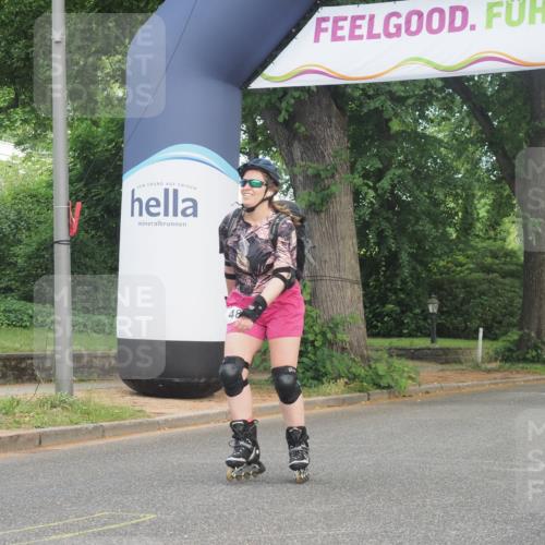 29.06.2025 - hella hamburg halbmarathon KatJ http://msf.ph/oto/8218205 29.06.2025 09:36:21 Zwischen KM18-KM19  meine-sportfotos.de