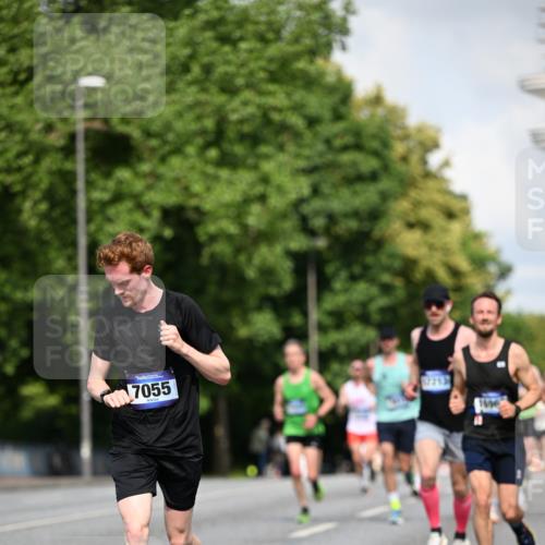 29.06.2025 - hella hamburg halbmarathon Dr. Thomas Lammeyer http://msf.ph/oto/8218265 29.06.2025 09:49:24 Kennedybrücke 1894, 2525, 3809, 3843, 3955, 4463, 4812, 5042, 5550, 6169, 6495, 7055, 7186, 7845, 8062, 8784, 8956, 9345, 10453, 10484, 10929, 11199 meine-sportfotos.de
