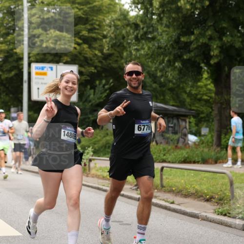 29.06.2025 - hella hamburg halbmarathon Yannick Fuchs http://msf.ph/oto/8218293 29.06.2025 10:45:54 20KM 2287, 2364, 2396, 2397, 2595, 2670, 2718, 2818, 4033, 4140, 4814, 5008, 5102, 6286, 6657, 6776, 7409, 7724, 7786, 8371, 8413, 8710, 8856, 9074, 9082, 9656, 9869, 11551, 11791, 12224, 12367, 12580, 13015, 13047, 13051, 13726, 13792, 14122, 14561, 14865, 14994, 15356, 15643, 15727, 15829, 15831, 16003, 16179, 16591, 17033, 17131, 17682, 17815, 17962, 17978, 17997, 18019, 18475, 18869, 18982 meine-sportfotos.de