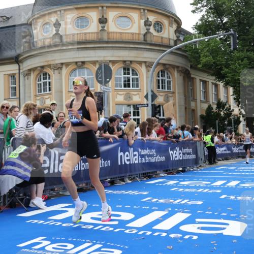 29.06.2025 - hella hamburg halbmarathon Strokosch-Dieckow http://msf.ph/oto/8218321 29.06.2025 10:27:23 Ziel 4678, 9804, 13941, 14019, 15136, 15576, 18037, 18124, 18567, 19114 meine-sportfotos.de