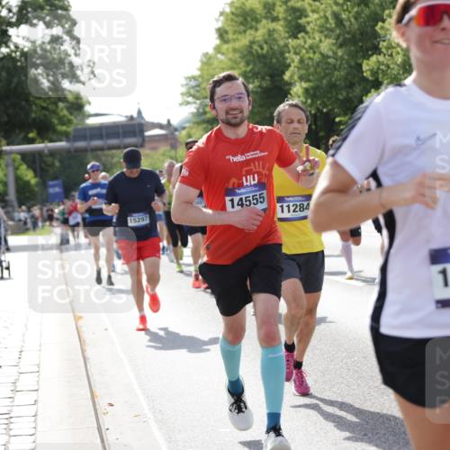29.06.2025 - hella hamburg halbmarathon Jannik Wohlers http://msf.ph/oto/8218322 29.06.2025 09:50:21 Lombardsbrücke 1209, 1358, 1697, 1700, 2546, 3056, 3626, 4205, 4229, 4380, 4893, 5026, 5472, 5506, 5508, 5752, 5916, 6080, 6686, 6687, 7026, 7110, 8574, 8958, 10064, 10783, 10922, 11281, 11284, 11305, 11731, 13446, 13876, 13897, 14012, 14092, 14272, 14555, 14783, 15297, 15372, 15421, 15556, 15623, 15888, 15921, 16249, 16301, 16599, 16689, 17120, 17251, 17486, 17516, 17623, 17726, 18442, 18449, 18491, 18559, 18723, 18803, 19020, 19046 meine-sportfotos.de