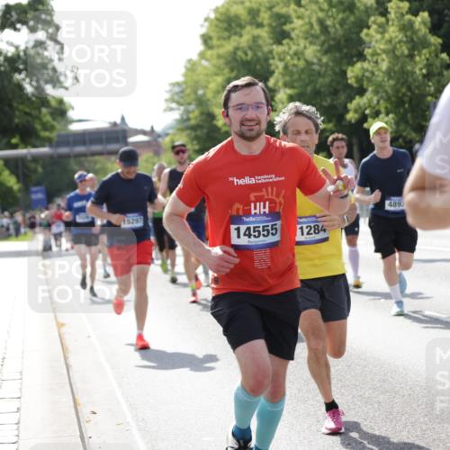 29.06.2025 - hella hamburg halbmarathon Jannik Wohlers http://msf.ph/oto/8218335 29.06.2025 09:50:21 Lombardsbrücke 1209, 1358, 1697, 1700, 2546, 3056, 3626, 4205, 4229, 4380, 4893, 5026, 5472, 5506, 5508, 5752, 5916, 6080, 6686, 6687, 7026, 7110, 8574, 8958, 10064, 10783, 10922, 11281, 11284, 11305, 11731, 13446, 13876, 13897, 14012, 14092, 14272, 14555, 14783, 15297, 15372, 15421, 15556, 15623, 15888, 15921, 16249, 16301, 16599, 16689, 17120, 17251, 17486, 17516, 17623, 17726, 18442, 18449, 18491, 18559, 18723, 18803, 19020, 19046 meine-sportfotos.de
