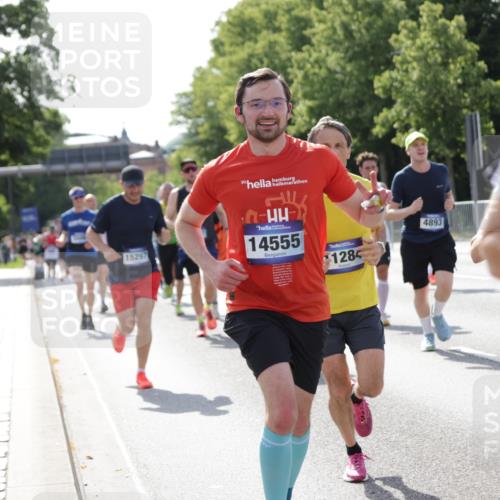 29.06.2025 - hella hamburg halbmarathon Jannik Wohlers http://msf.ph/oto/8218343 29.06.2025 09:50:21 Lombardsbrücke 1209, 1358, 1697, 1700, 2546, 3056, 3626, 4205, 4229, 4380, 4893, 5026, 5472, 5506, 5508, 5752, 5916, 6080, 6686, 6687, 7026, 7110, 8574, 8958, 10064, 10783, 10922, 11281, 11284, 11305, 11731, 13446, 13876, 13897, 14012, 14092, 14272, 14555, 14783, 15297, 15372, 15421, 15556, 15623, 15888, 15921, 16249, 16301, 16599, 16689, 17120, 17251, 17486, 17516, 17623, 17726, 18442, 18449, 18491, 18559, 18723, 18803, 19020, 19046 meine-sportfotos.de