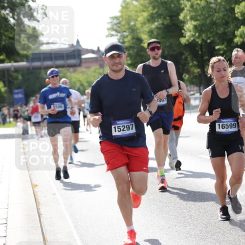 29.06.2025 - hella hamburg halbmarathon Jannik Wohlers http://msf.ph/oto/8218356 29.06.2025 09:50:22 Lombardsbrücke 1209, 1697, 2546, 3056, 3626, 4205, 4380, 4893, 5026, 5472, 5506, 5508, 5752, 5916, 6080, 6686, 6687, 7026, 7110, 8574, 8958, 10064, 10783, 10922, 11281, 11284, 11305, 11731, 13446, 13876, 13897, 14012, 14092, 14272, 14555, 14924, 15297, 15372, 15421, 15556, 15623, 15888, 15921, 16249, 16301, 16599, 16689, 17120, 17251, 17486, 17623, 17726, 18442, 18449, 18491, 18559, 18803, 19020 meine-sportfotos.de