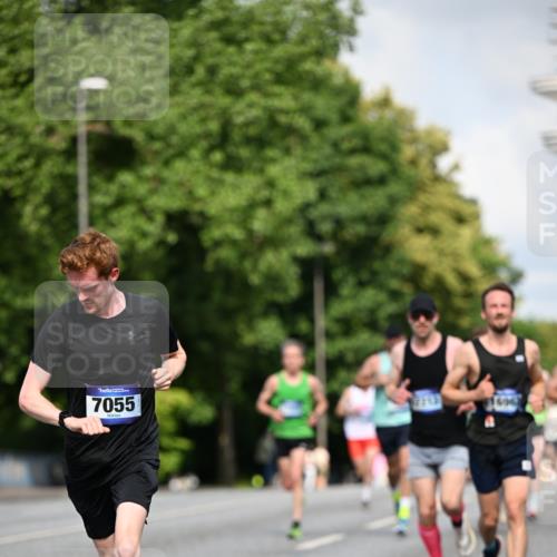 29.06.2025 - hella hamburg halbmarathon Dr. Thomas Lammeyer http://msf.ph/oto/8218402 29.06.2025 09:49:24 Kennedybrücke 1894, 2525, 3809, 3843, 3955, 4463, 4812, 5042, 5550, 6169, 6495, 7055, 7186, 7845, 8062, 8784, 8956, 9345, 10453, 10484, 10929, 11199 meine-sportfotos.de