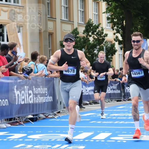 29.06.2025 - hella hamburg halbmarathon Strokosch-Dieckow http://msf.ph/oto/8218403 29.06.2025 10:27:30 Ziel 2203, 4678, 7651, 9804, 12341, 13941, 17354, 18567, 18832, 19114 meine-sportfotos.de
