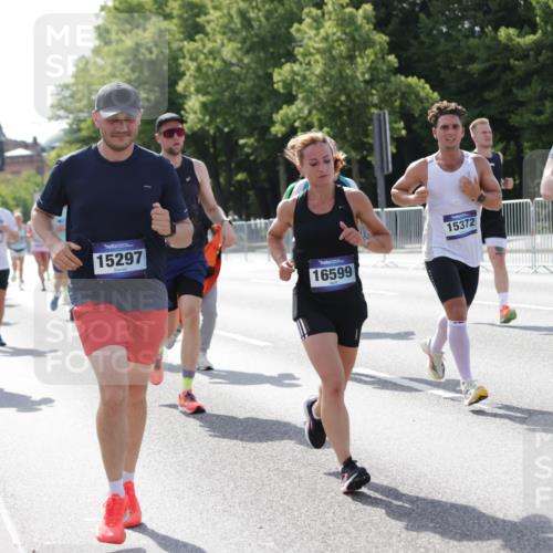 29.06.2025 - hella hamburg halbmarathon Jannik Wohlers http://msf.ph/oto/8218407 29.06.2025 09:50:23 Lombardsbrücke 1209, 1441, 2546, 3056, 3626, 4205, 4893, 5026, 5472, 5506, 5508, 5752, 5916, 6080, 6686, 6687, 7026, 7110, 8574, 8958, 10064, 10783, 10922, 11281, 11284, 11305, 11731, 13446, 13876, 13897, 14012, 14092, 14272, 14555, 14924, 15297, 15372, 15421, 15556, 15623, 15888, 15921, 16249, 16301, 16599, 16689, 17120, 17251, 17486, 17623, 17726, 18045, 18442, 18449, 18491, 18559, 18803, 19020 meine-sportfotos.de