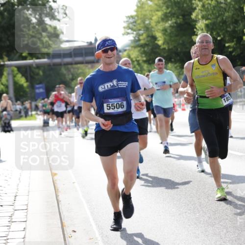 29.06.2025 - hella hamburg halbmarathon Jannik Wohlers http://msf.ph/oto/8218467 29.06.2025 09:50:24 Lombardsbrücke 1441, 2546, 3056, 3626, 4205, 4893, 5026, 5472, 5506, 5508, 5752, 5916, 6080, 6686, 6687, 7110, 8091, 8574, 8958, 10064, 10783, 10922, 11281, 11284, 11305, 11731, 13446, 13876, 13897, 14012, 14092, 14272, 14484, 14555, 14924, 15297, 15372, 15421, 15556, 15623, 15888, 15921, 16249, 16301, 16599, 16689, 17120, 17486, 17623, 17726, 18045, 18442, 18491, 18559, 18803, 19020 meine-sportfotos.de