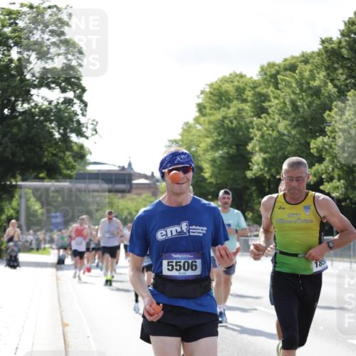 29.06.2025 - hella hamburg halbmarathon Jannik Wohlers http://msf.ph/oto/8218503 29.06.2025 09:50:25 Lombardsbrücke 1441, 2546, 3056, 3626, 3947, 4893, 5026, 5506, 5508, 5752, 5916, 6080, 6429, 6639, 6686, 6687, 7110, 8091, 8574, 8958, 10064, 10783, 10922, 11281, 11284, 11305, 11731, 13446, 13876, 13897, 14012, 14092, 14272, 14274, 14484, 14555, 14924, 15297, 15372, 15421, 15556, 15623, 15888, 15921, 16249, 16301, 16599, 16689, 17120, 17486, 17623, 17726, 18045, 18192, 18442, 18491, 18559, 18803, 19020 meine-sportfotos.de