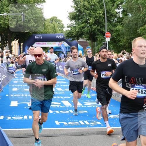 29.06.2025 - hella hamburg halbmarathon Zöllner http://msf.ph/oto/8218546 29.06.2025 10:51:54 Ziel 2396, 2818, 2823, 2880, 4297, 5102, 7224, 8710, 8819, 8856, 9793, 9959, 12224, 13799, 15427, 15690, 15727, 16907, 17682, 17815, 17962, 19053, 19137 meine-sportfotos.de