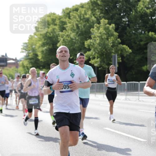 29.06.2025 - hella hamburg halbmarathon Jannik Wohlers http://msf.ph/oto/8218625 29.06.2025 09:50:27 Lombardsbrücke 1441, 1677, 2546, 3056, 3626, 3947, 4893, 5026, 5506, 5752, 5916, 6080, 6429, 6639, 6686, 6687, 7110, 7635, 8091, 8574, 9380, 10064, 10783, 11284, 11305, 11731, 13446, 13876, 13897, 14012, 14092, 14272, 14274, 14484, 14555, 14924, 15297, 15372, 15421, 15556, 15623, 15866, 15873, 15888, 15921, 16249, 16301, 16599, 16689, 17245, 17486, 17623, 17726, 18045, 18055, 18192, 18442, 18559, 18803, 19020 meine-sportfotos.de