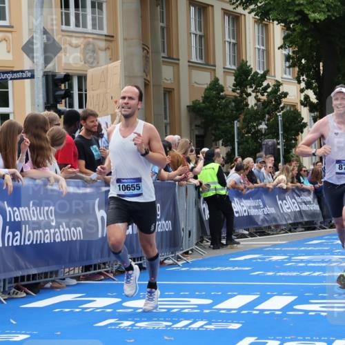 29.06.2025 - hella hamburg halbmarathon Strokosch-Dieckow http://msf.ph/oto/8218634 29.06.2025 10:27:41 Ziel 1122, 2203, 5367, 7651, 8731, 10655, 17354, 17893, 18832 meine-sportfotos.de