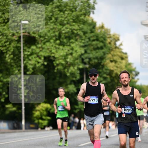 29.06.2025 - hella hamburg halbmarathon Dr. Thomas Lammeyer http://msf.ph/oto/8218700 29.06.2025 09:49:25 Kennedybrücke 1894, 2525, 3809, 3843, 3955, 4463, 4812, 5042, 6169, 6495, 7055, 7186, 7845, 8062, 8784, 8956, 9345, 10453, 10484, 10929, 11199 meine-sportfotos.de