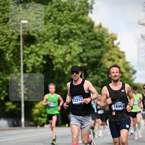 29.06.2025 - hella hamburg halbmarathon Dr. Thomas Lammeyer http://msf.ph/oto/8218741 29.06.2025 09:49:25 Kennedybrücke 1894, 2525, 3809, 3843, 3955, 4463, 4812, 5042, 6169, 6495, 7055, 7186, 7845, 8062, 8784, 8956, 9345, 10453, 10484, 10929, 11199 meine-sportfotos.de