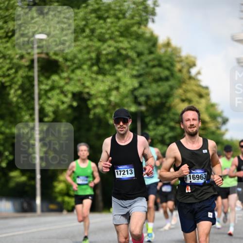 29.06.2025 - hella hamburg halbmarathon Dr. Thomas Lammeyer http://msf.ph/oto/8218752 29.06.2025 09:49:25 Kennedybrücke 1894, 2525, 3809, 3843, 3955, 4463, 4812, 5042, 6169, 6495, 7055, 7186, 7845, 8062, 8784, 8956, 9345, 10453, 10484, 10929, 11199 meine-sportfotos.de