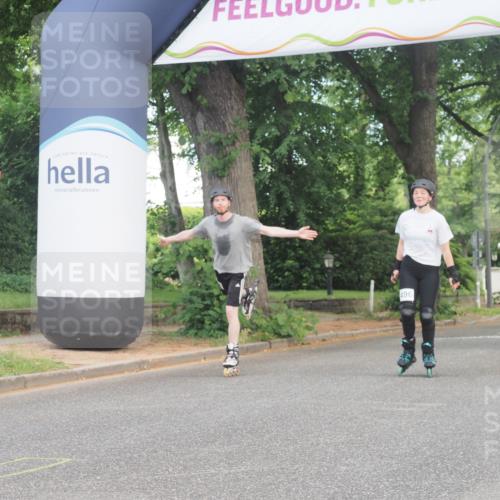 29.06.2025 - hella hamburg halbmarathon KatJ http://msf.ph/oto/8218753 29.06.2025 09:36:26 Zwischen KM18-KM19  meine-sportfotos.de