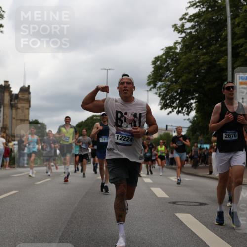 29.06.2025 - hella hamburg halbmarathon Yannick Fuchs http://msf.ph/oto/8218758 29.06.2025 10:45:56 20KM 2287, 2364, 2396, 2397, 2595, 2670, 2818, 4140, 4814, 5008, 5102, 6286, 6390, 6657, 6776, 7409, 7724, 7786, 8371, 8413, 8661, 8710, 8856, 9074, 9082, 9656, 9869, 10115, 11551, 11791, 12224, 12367, 12580, 13015, 13047, 13051, 13726, 13792, 14122, 14561, 14865, 14994, 15356, 15643, 15727, 15829, 15831, 16003, 16179, 16591, 17033, 17682, 17815, 17962, 17978, 17997, 18019, 18475, 18869, 18982 meine-sportfotos.de