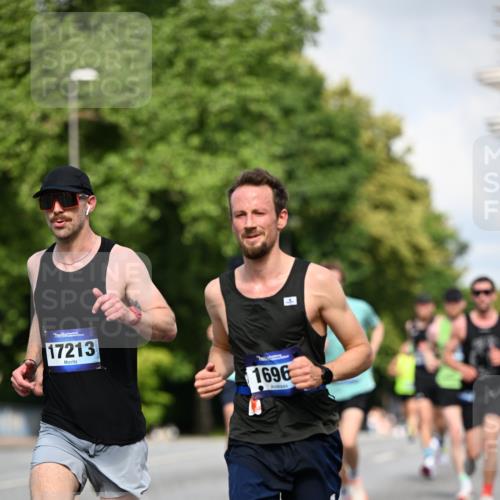29.06.2025 - hella hamburg halbmarathon Dr. Thomas Lammeyer http://msf.ph/oto/8218797 29.06.2025 09:49:26 Kennedybrücke 1894, 2525, 3809, 3843, 3955, 4463, 4812, 5042, 6169, 6495, 7055, 7845, 8062, 8784, 8956, 9345, 10453, 10929, 11199 meine-sportfotos.de
