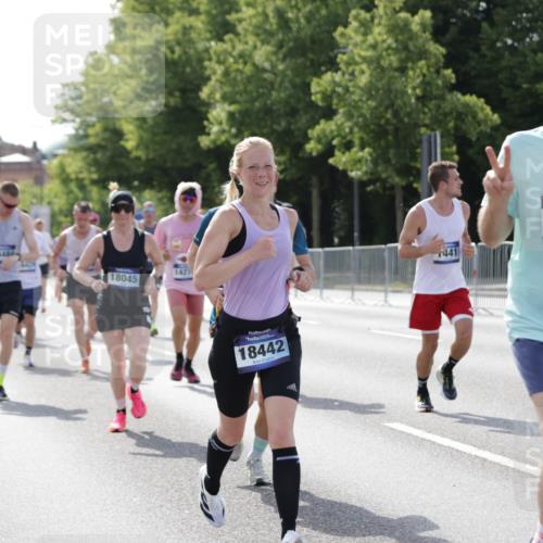 29.06.2025 - hella hamburg halbmarathon Jannik Wohlers http://msf.ph/oto/8218802 29.06.2025 09:50:28 Lombardsbrücke 1441, 1677, 2546, 3056, 3626, 3947, 4893, 5026, 5087, 5506, 5752, 5916, 6080, 6429, 6639, 6686, 6687, 7110, 7635, 8091, 8574, 9380, 10064, 10783, 11284, 11305, 11731, 13446, 13876, 13897, 14272, 14274, 14484, 14555, 14924, 15297, 15372, 15421, 15556, 15623, 15866, 15873, 15888, 15921, 16249, 16301, 16599, 16689, 17245, 17623, 17726, 18045, 18055, 18192, 18442, 18559, 18803 meine-sportfotos.de