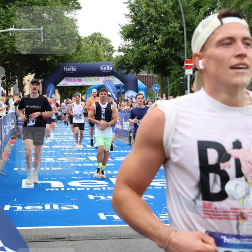 29.06.2025 - hella hamburg halbmarathon Zöllner http://msf.ph/oto/8218808 29.06.2025 10:51:57 Ziel 2818, 2823, 2880, 4297, 5102, 7724, 8856, 9793, 9959, 10057, 13799, 15427, 15690, 17815, 17962, 18869, 19137 meine-sportfotos.de