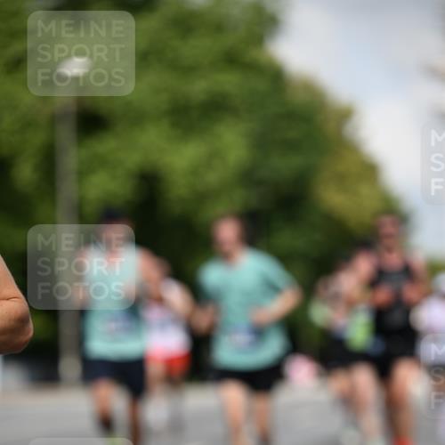 29.06.2025 - hella hamburg halbmarathon Dr. Thomas Lammeyer http://msf.ph/oto/8218881 29.06.2025 09:49:28 Kennedybrücke 1894, 2525, 3809, 3843, 3955, 4463, 4812, 5042, 6169, 6495, 7055, 7845, 8062, 8784, 8956, 9345, 10298, 10453, 10929, 11199 meine-sportfotos.de