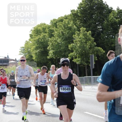 29.06.2025 - hella hamburg halbmarathon Jannik Wohlers http://msf.ph/oto/8218931 29.06.2025 09:50:30 Lombardsbrücke 1441, 1677, 1962, 2546, 3056, 3626, 3947, 4893, 5026, 5087, 5506, 5752, 5916, 6080, 6429, 6639, 6686, 6687, 7110, 7116, 7635, 8091, 8574, 8966, 9380, 10064, 10783, 11284, 11305, 11731, 13897, 14272, 14274, 14484, 14555, 14924, 15297, 15372, 15421, 15556, 15623, 15866, 15873, 15888, 16301, 16599, 16689, 17245, 17623, 17726, 18045, 18055, 18192, 18442, 18559 meine-sportfotos.de