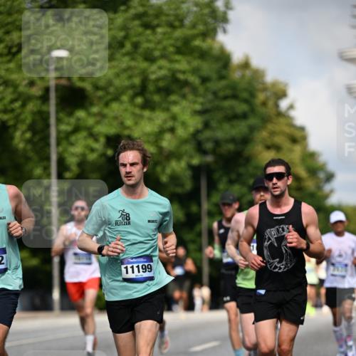 29.06.2025 - hella hamburg halbmarathon Dr. Thomas Lammeyer http://msf.ph/oto/8218948 29.06.2025 09:49:29 Kennedybrücke 1894, 2525, 3809, 3843, 3955, 4463, 4812, 5042, 6169, 6495, 7055, 7845, 8062, 8784, 8956, 9345, 10298, 10453, 10929, 11199 meine-sportfotos.de