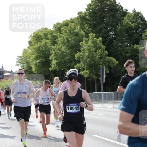 29.06.2025 - hella hamburg halbmarathon Jannik Wohlers http://msf.ph/oto/8218950 29.06.2025 09:50:30 Lombardsbrücke 1441, 1677, 1962, 2546, 3056, 3626, 3947, 4893, 5026, 5087, 5506, 5752, 5916, 6080, 6429, 6639, 6686, 6687, 7110, 7116, 7635, 8091, 8574, 8966, 9380, 10064, 10783, 11284, 11305, 11731, 13897, 14272, 14274, 14484, 14555, 14924, 15297, 15372, 15421, 15556, 15623, 15866, 15873, 15888, 16301, 16599, 16689, 17245, 17623, 17726, 18045, 18055, 18192, 18442, 18559 meine-sportfotos.de