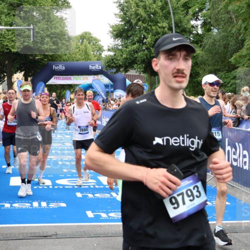 29.06.2025 - hella hamburg halbmarathon Zöllner http://msf.ph/oto/8218955 29.06.2025 10:52:00 Ziel 2818, 2823, 2880, 4033, 4297, 5102, 5336, 6390, 7130, 7409, 7724, 8413, 8856, 8977, 10057, 13799, 15356, 15690, 17815, 17962, 17978, 18869 meine-sportfotos.de