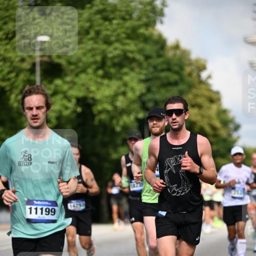 29.06.2025 - hella hamburg halbmarathon Dr. Thomas Lammeyer http://msf.ph/oto/8218959 29.06.2025 09:49:30 Kennedybrücke 2525, 3809, 3843, 3955, 4463, 4812, 5042, 6169, 6495, 7055, 7845, 8062, 8784, 8956, 9345, 10298, 10453, 10929, 11199 meine-sportfotos.de