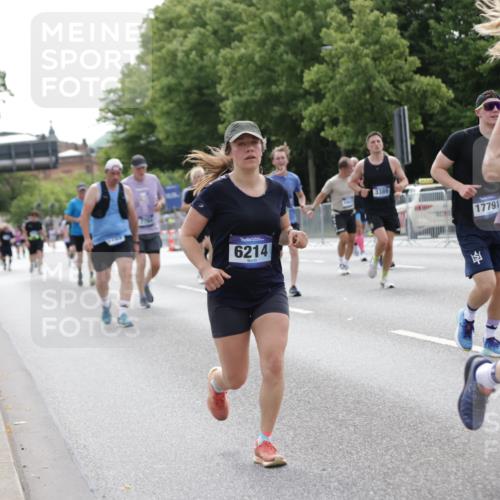 29.06.2025 - hella hamburg halbmarathon Jannik Wohlers http://msf.ph/oto/8218967 29.06.2025 10:27:13 Lombardsbrücke 2080, 3389, 4372, 5285, 6214, 7764, 7978, 8085, 9688, 10158, 10412, 10413, 11256, 12500, 13043, 14206, 16838, 17427, 17791, 18012, 18301, 18626, 18766 meine-sportfotos.de