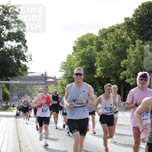 29.06.2025 - hella hamburg halbmarathon Jannik Wohlers http://msf.ph/oto/8219005 29.06.2025 09:50:30 Lombardsbrücke 1441, 1677, 1962, 2546, 3056, 3626, 3947, 4893, 5026, 5087, 5506, 5752, 5916, 6080, 6429, 6639, 6686, 6687, 7110, 7116, 7635, 8091, 8574, 8966, 9380, 10064, 10783, 11284, 11305, 11731, 13897, 14272, 14274, 14484, 14555, 14924, 15297, 15372, 15421, 15556, 15623, 15866, 15873, 15888, 16301, 16599, 16689, 17245, 17623, 17726, 18045, 18055, 18192, 18442, 18559 meine-sportfotos.de