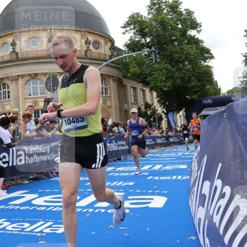 29.06.2025 - hella hamburg halbmarathon Strokosch-Dieckow http://msf.ph/oto/8219114 29.06.2025 10:28:03 Ziel 10106, 10485, 12189, 13383, 14757, 15883, 17488 meine-sportfotos.de